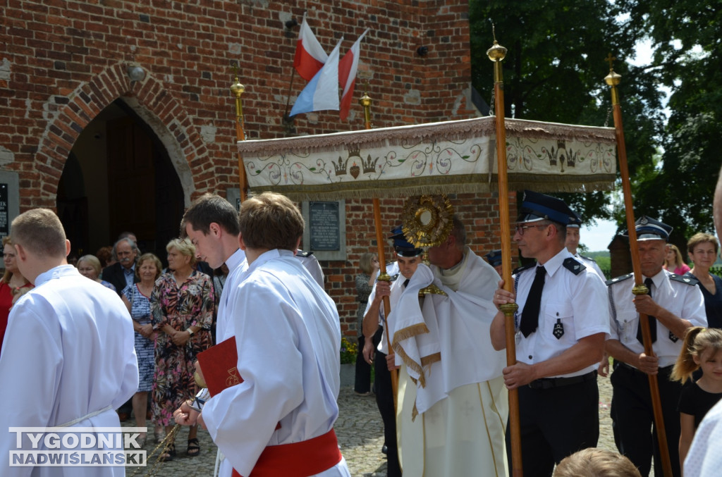 Procesja Bożego Ciała na osiedlu Miechocin