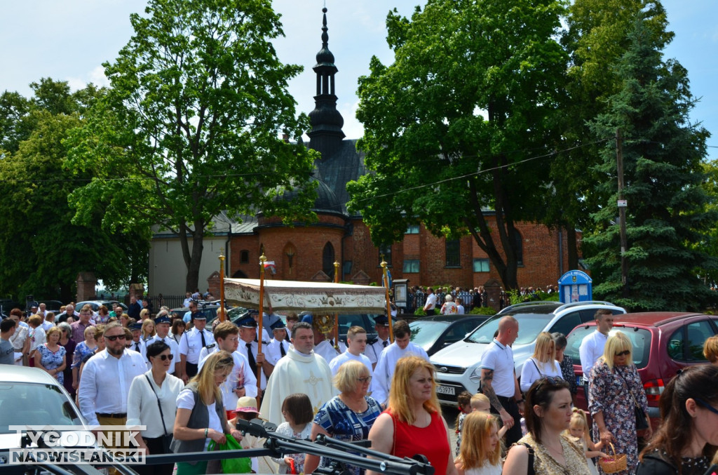 Procesja Bożego Ciała na osiedlu Miechocin