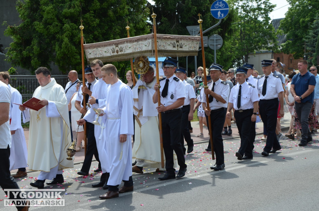 Procesja Bożego Ciała na osiedlu Miechocin