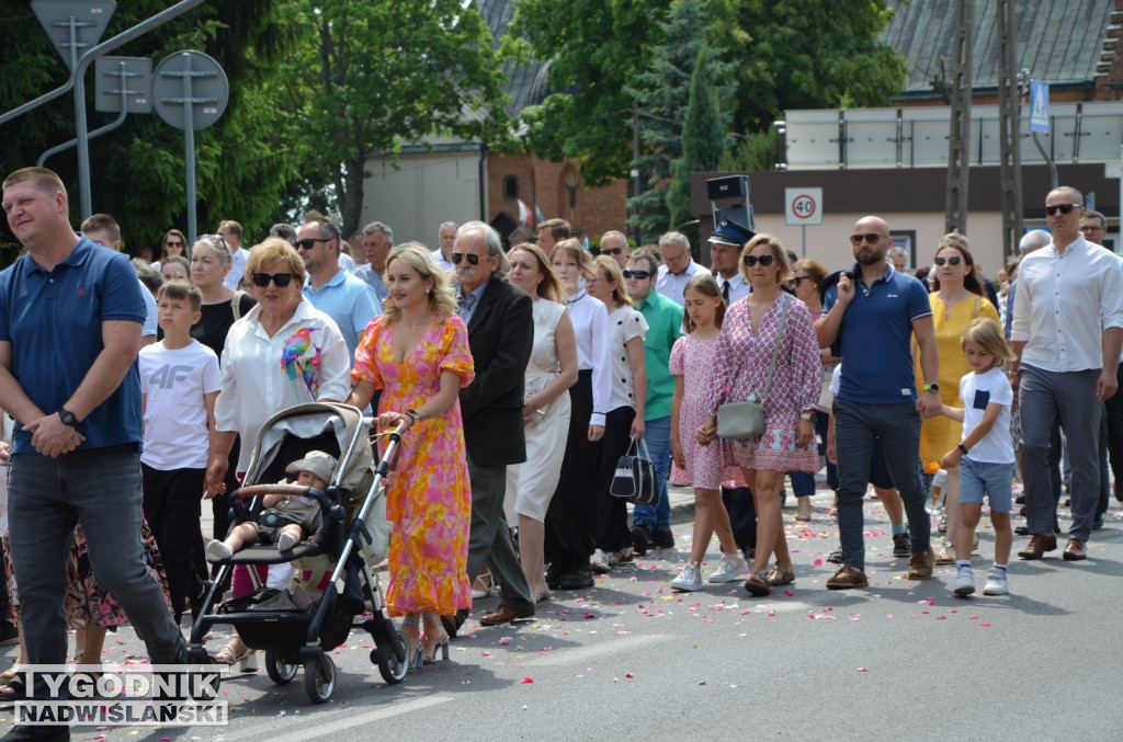 Procesja Bożego Ciała na osiedlu Miechocin