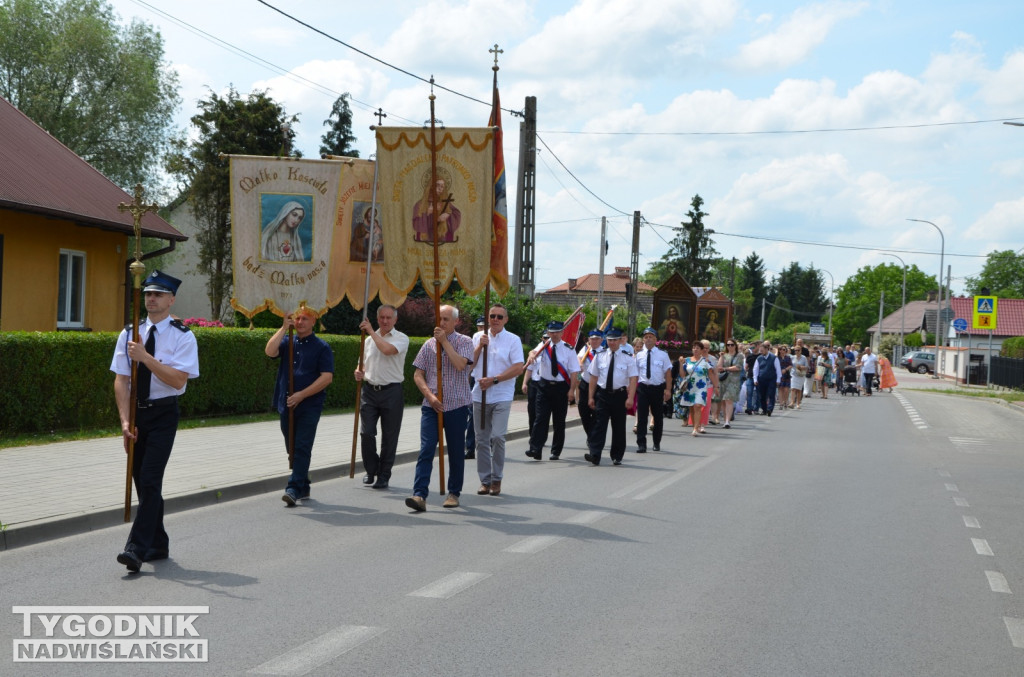 Procesja Bożego Ciała na osiedlu Miechocin