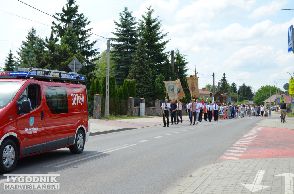 Procesja Bożego Ciała na osiedlu Miechocin