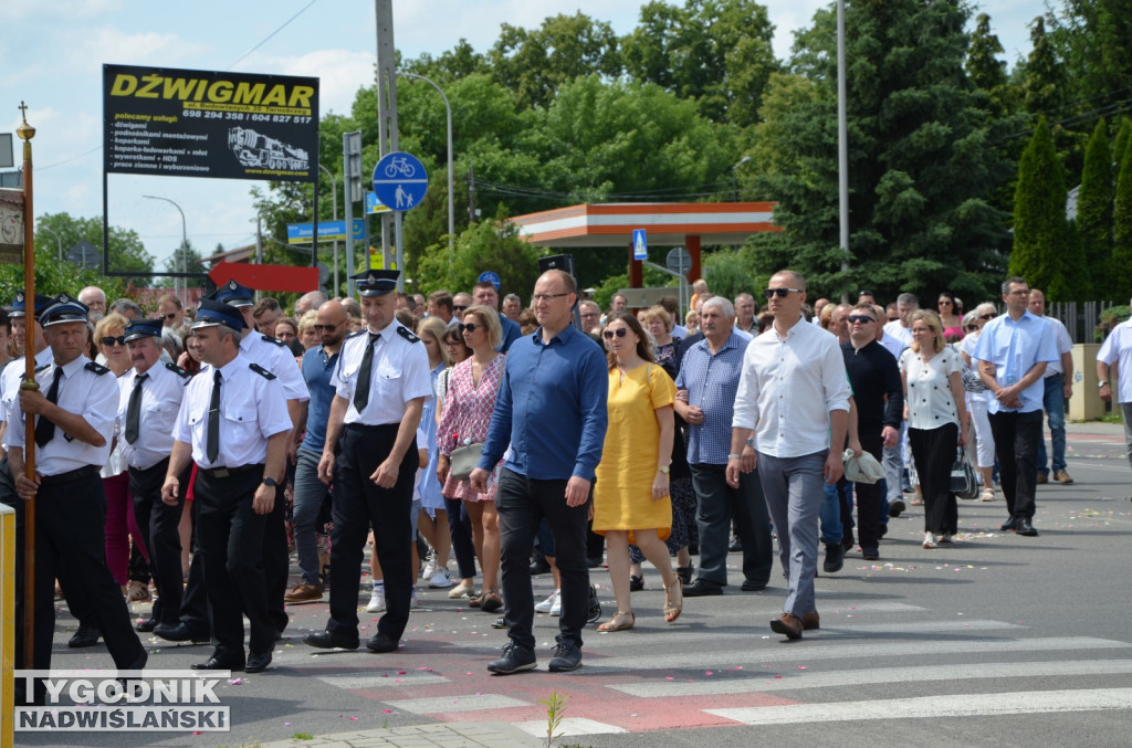 Procesja Bożego Ciała na osiedlu Miechocin