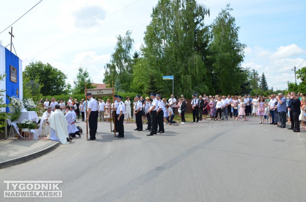 Procesja Bożego Ciała na osiedlu Miechocin