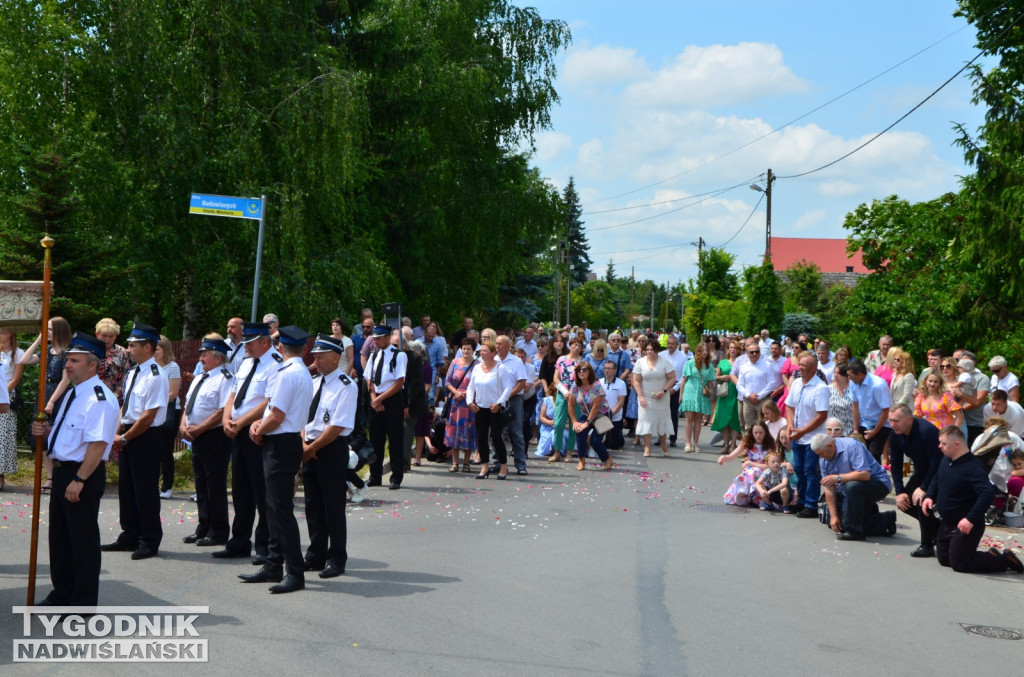 Procesja Bożego Ciała na osiedlu Miechocin