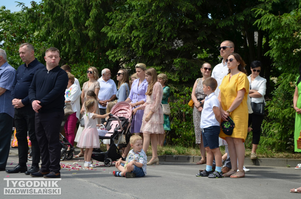 Procesja Bożego Ciała na osiedlu Miechocin