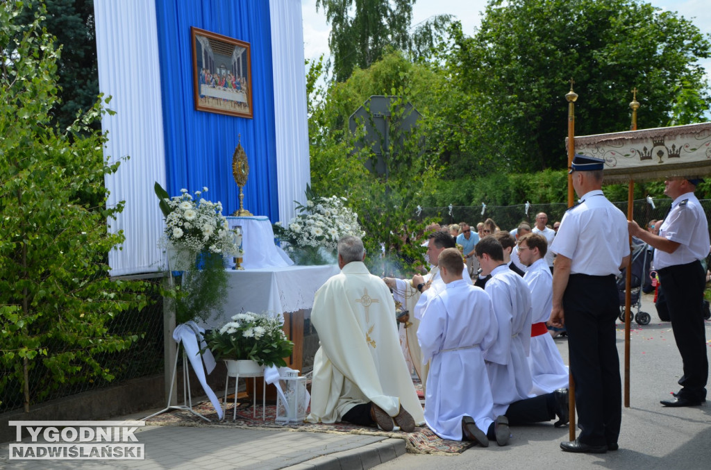 Procesja Bożego Ciała na osiedlu Miechocin