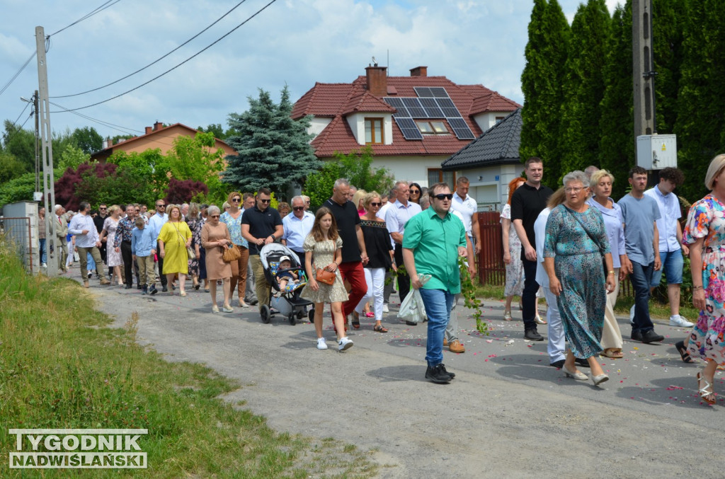 Procesja Bożego Ciała na osiedlu Miechocin