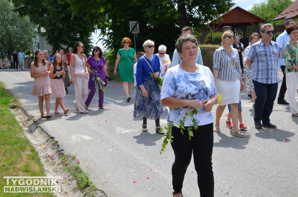 Procesja Bożego Ciała na osiedlu Miechocin