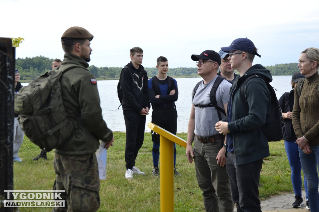 Trening z żołnierzami nad Jeziorem Tarnobrzeskim