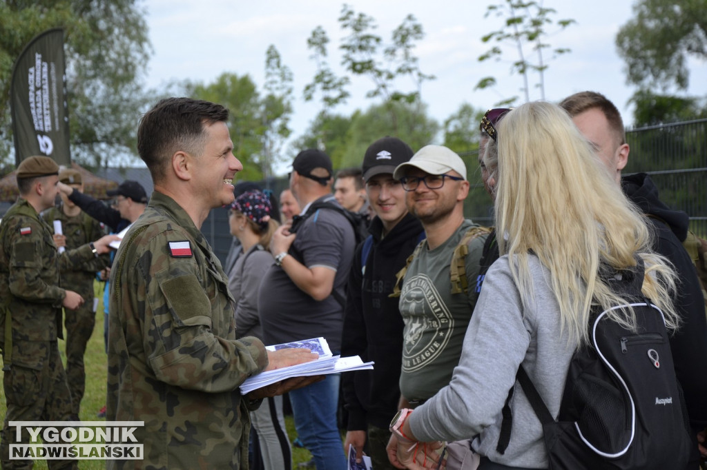 Trening z żołnierzami nad Jeziorem Tarnobrzeskim