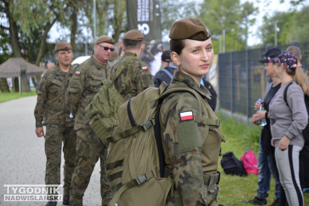 Trening z żołnierzami nad Jeziorem Tarnobrzeskim