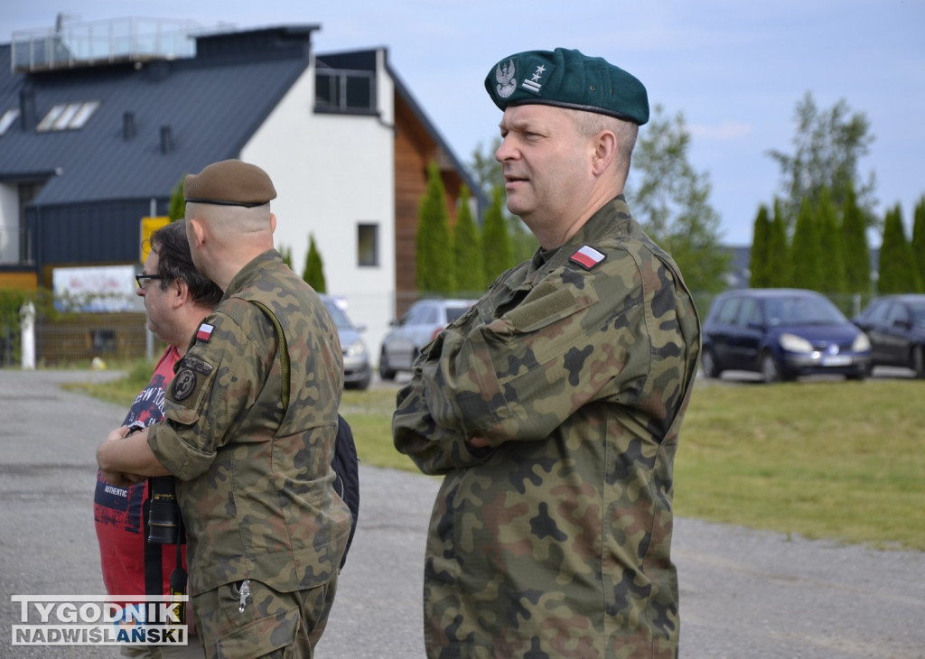 Trening z żołnierzami nad Jeziorem Tarnobrzeskim