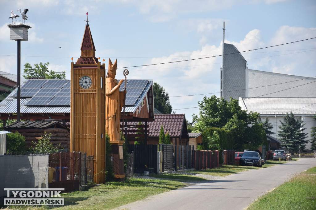 Pomnik kard. Stefana Wyszyńskiego w Jadachach