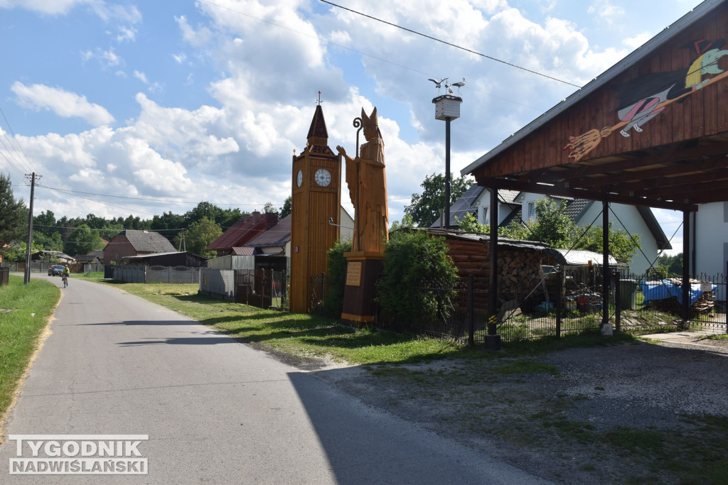 Pomnik kard. Stefana Wyszyńskiego w Jadachach