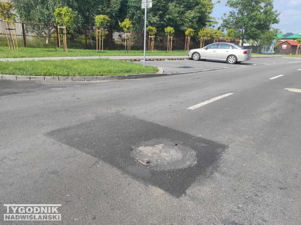 Zapadnięta studzienka na ul. Skłodowskiej?