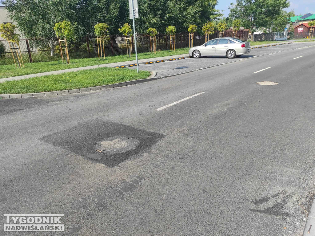 Zapadnięta studzienka na ul. Skłodowskiej?