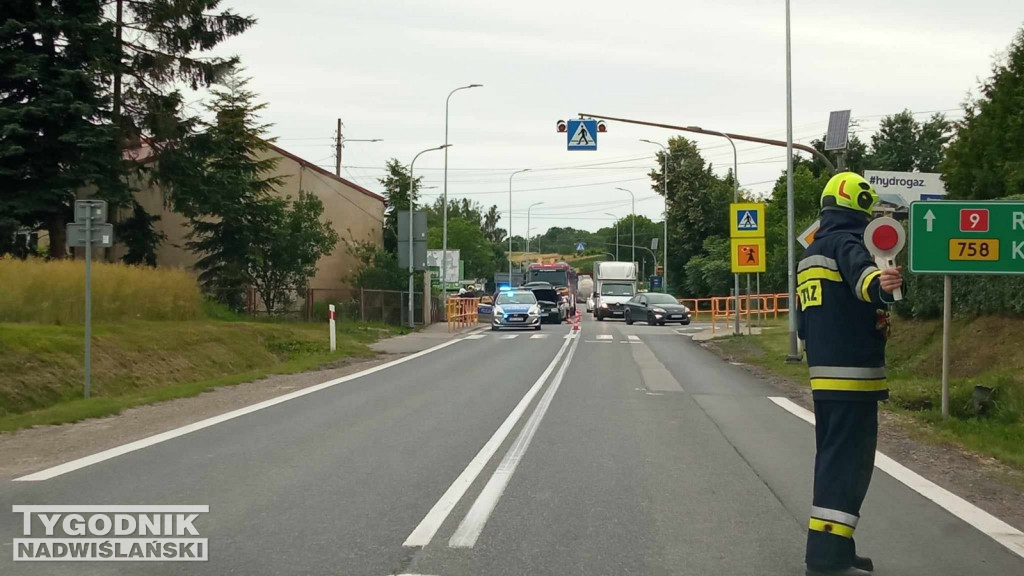 Zderzenie trzech aut na DK9 w Klimontowie
