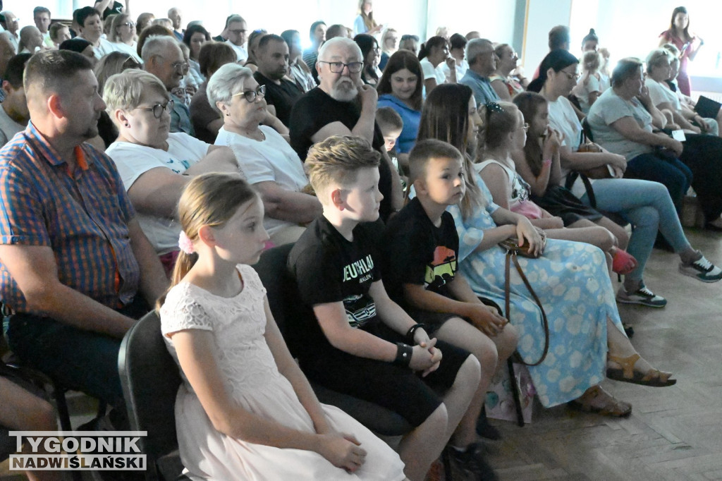 Dziecięce popisy w Środowiskowym Domu Kultury w Tarnobrzegu
