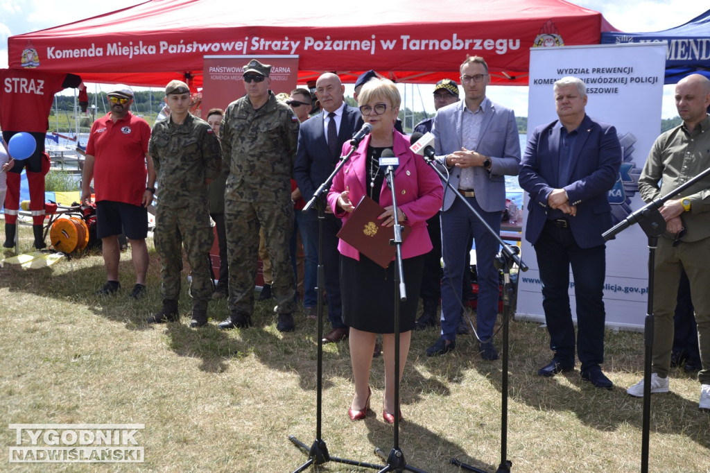 Piknik wakacyjny nad Jeziorem Tarnobrzeskim