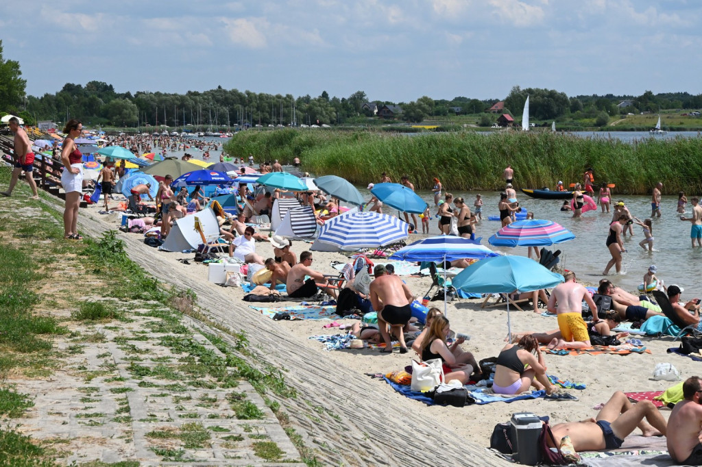 Słoneczna niedziela nad Jeziorem Tarnobrzeskim