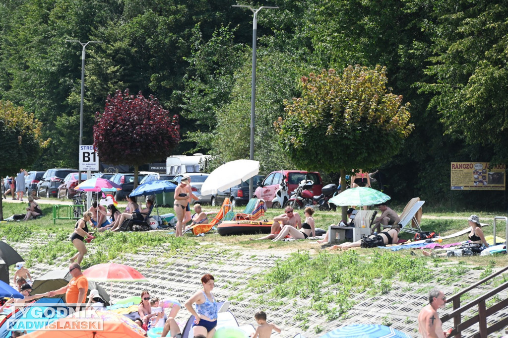 Słoneczna niedziela nad Jeziorem Tarnobrzeskim