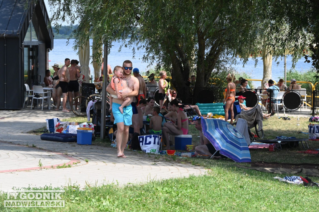 Słoneczna niedziela nad Jeziorem Tarnobrzeskim