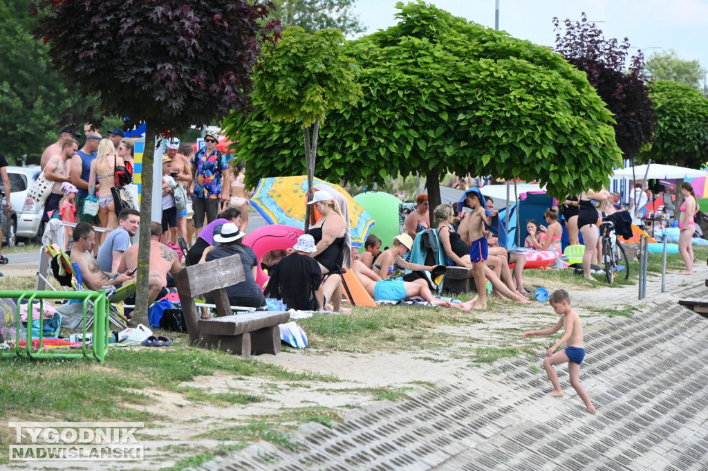 Słoneczna niedziela nad Jeziorem Tarnobrzeskim