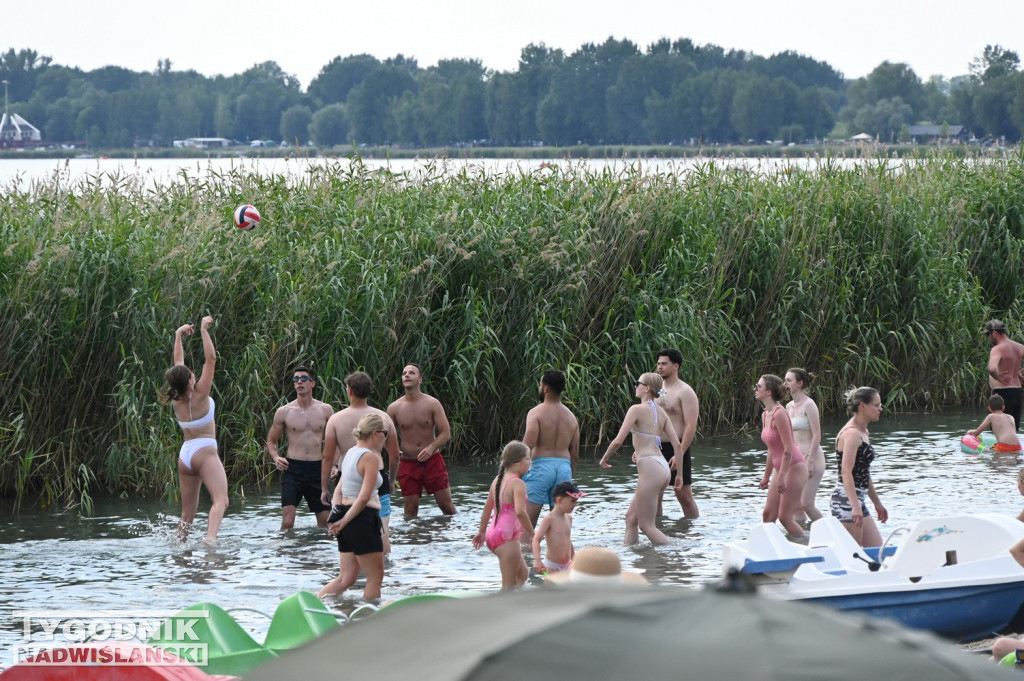 Słoneczna niedziela nad Jeziorem Tarnobrzeskim