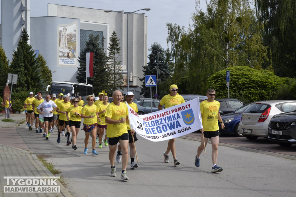 28 Pielgrzymka Biegowa wyruszyła z Tarnobrzega