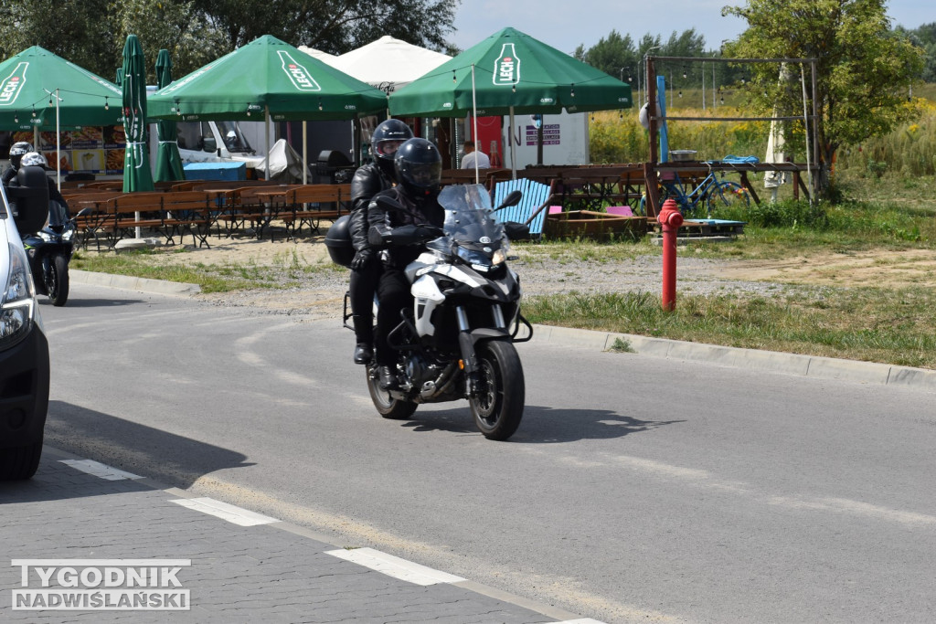 Niedziela, 4 sierpnia, nad Jeziorem Tarnobrzeskim