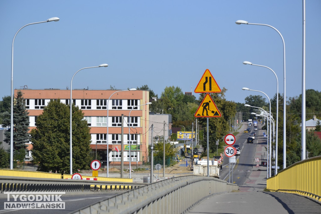 Budowa ronda przy wiadukcie w Tarnobrzegu