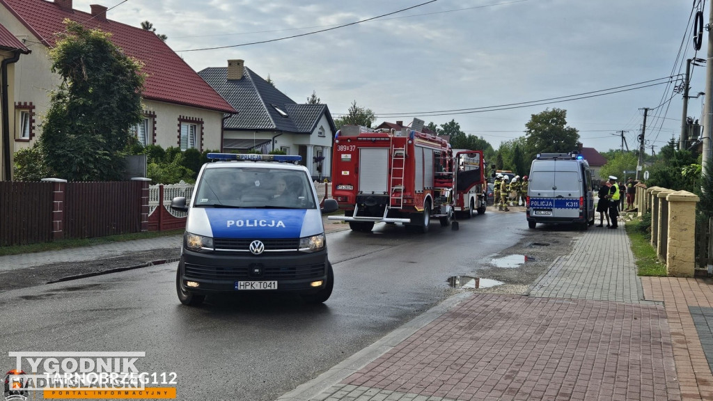 W Stalach BMW staranowało ogrodzenie posesji