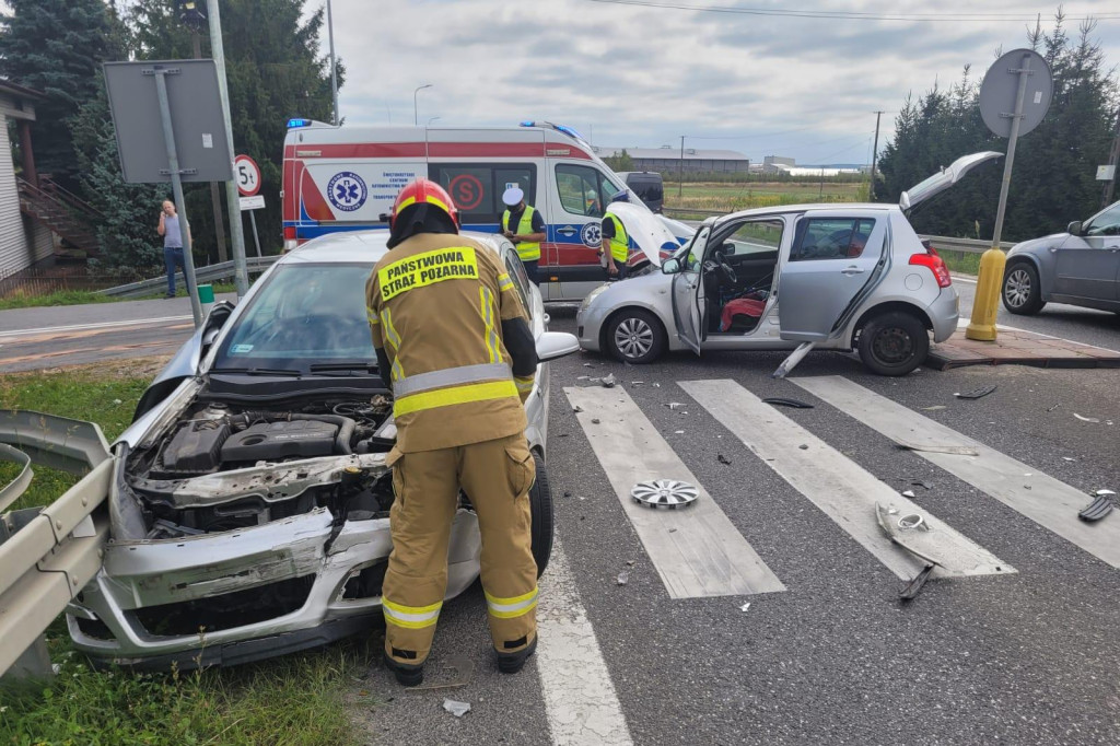 Zderzenie aut na DK9 w Krowiej Górze