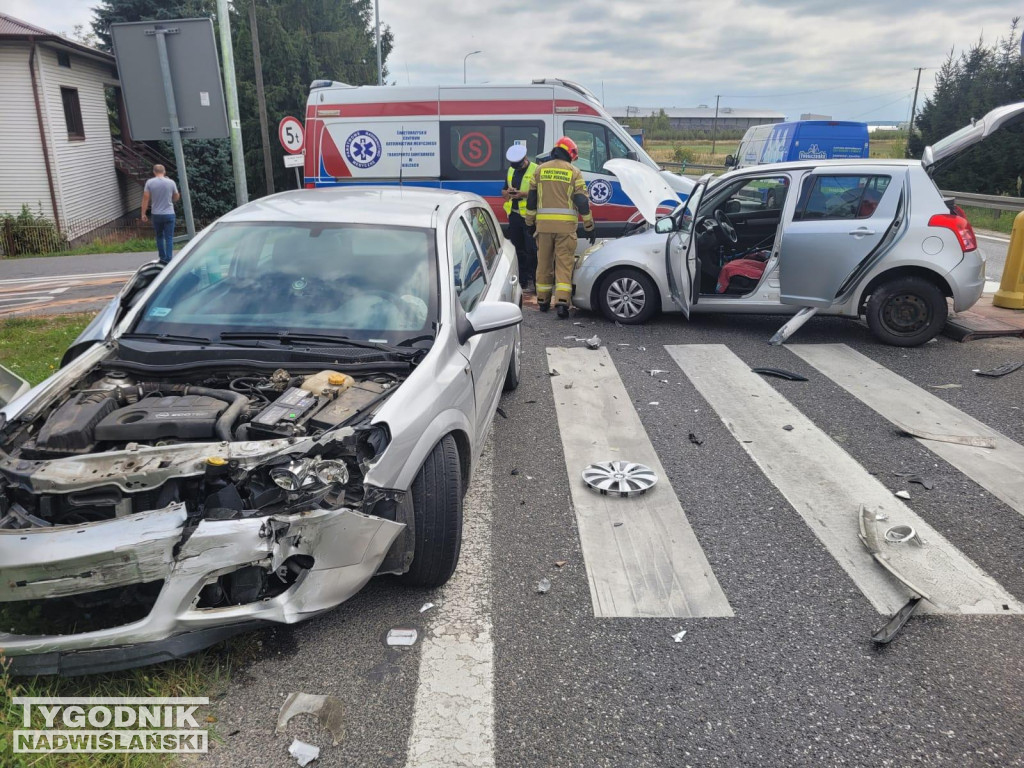 Zderzenie aut na DK9 w Krowiej Górze