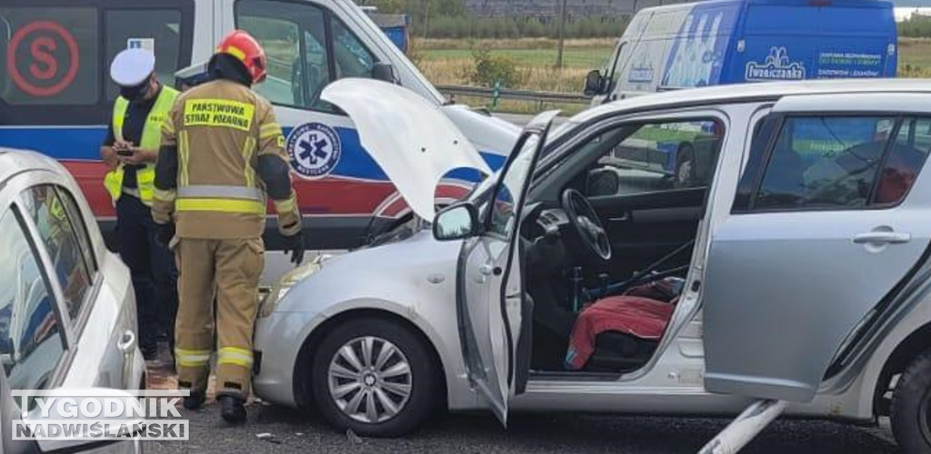 Zderzenie aut na DK9 w Krowiej Górze