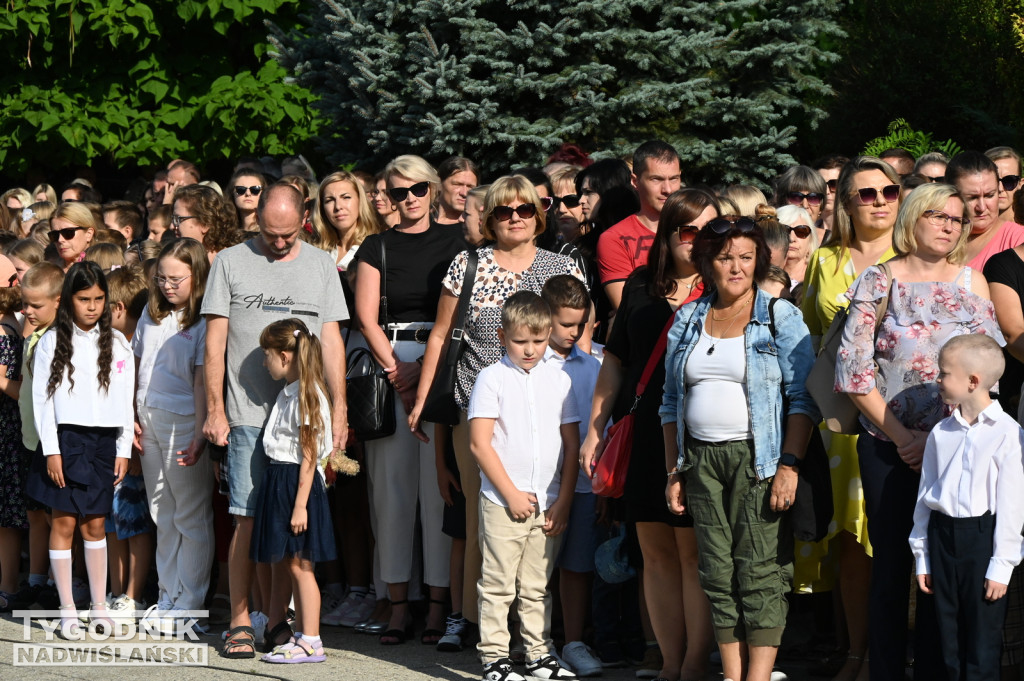 Rozpoczęcie roku szkolonego w SP 10 w Tarnobrzegu