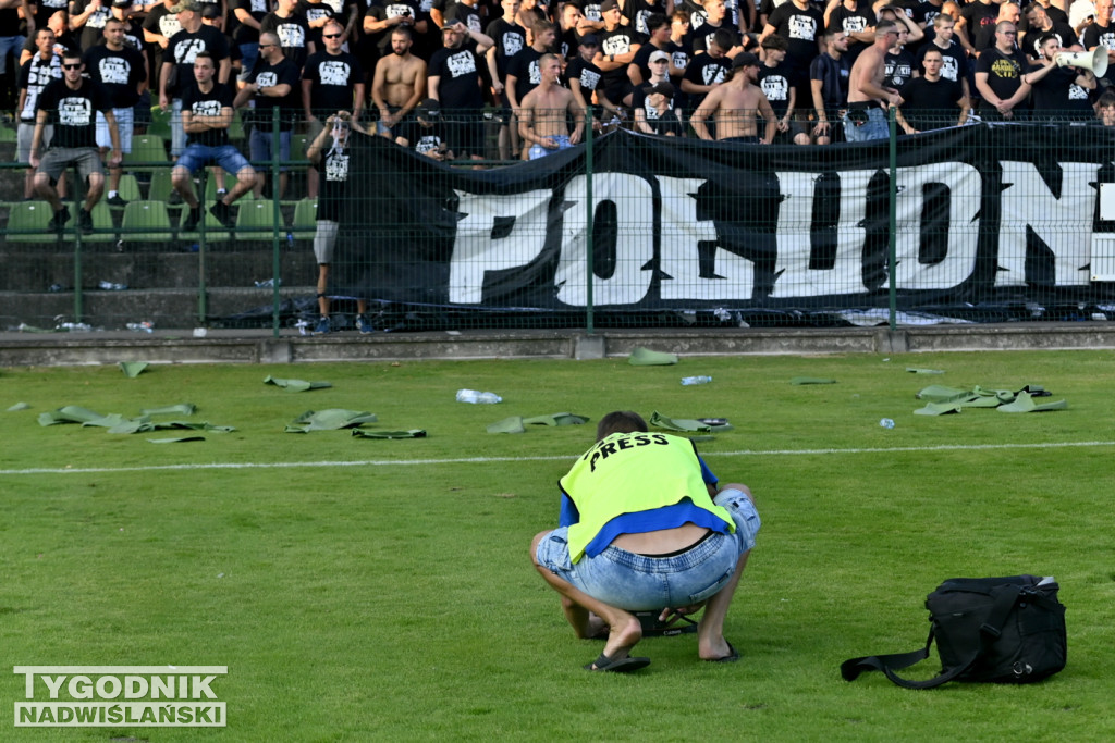 Zadyma na meczu Siarka Tarnobrzeg - Sandecja