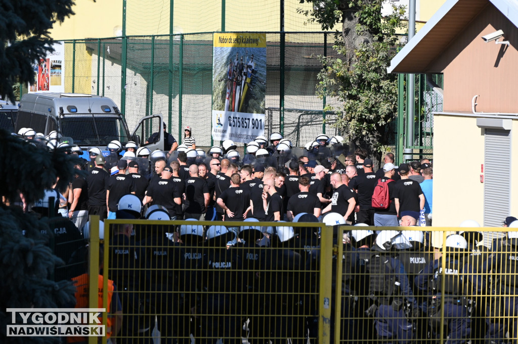 Kibice na meczu Siarka - Sandecja Nowy Sącz