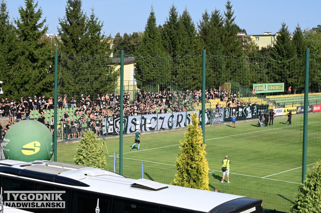 Kibice na meczu Siarka - Sandecja Nowy Sącz