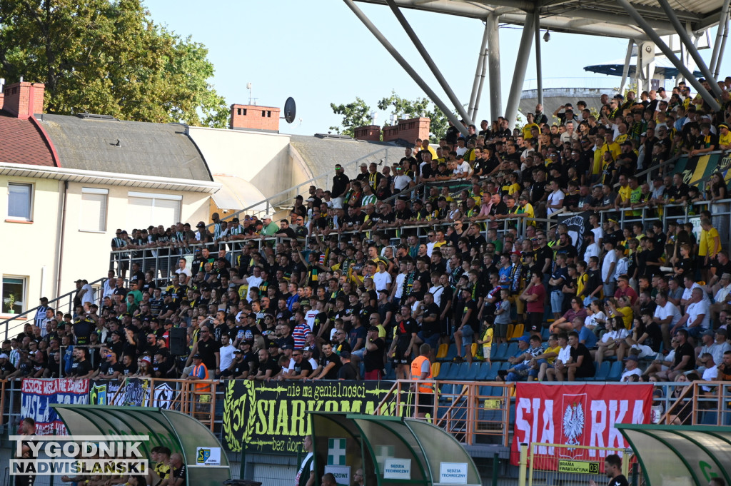 Kibice na meczu Siarka - Sandecja Nowy Sącz