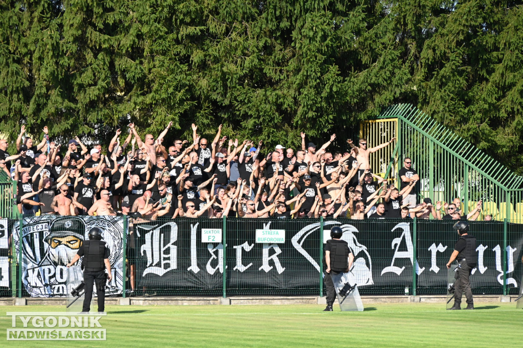 Kibice na meczu Siarka - Sandecja Nowy Sącz