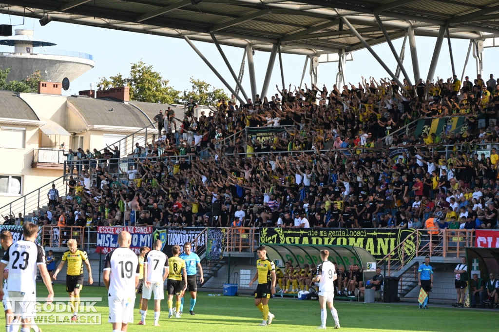 Kibice na meczu Siarka - Sandecja Nowy Sącz