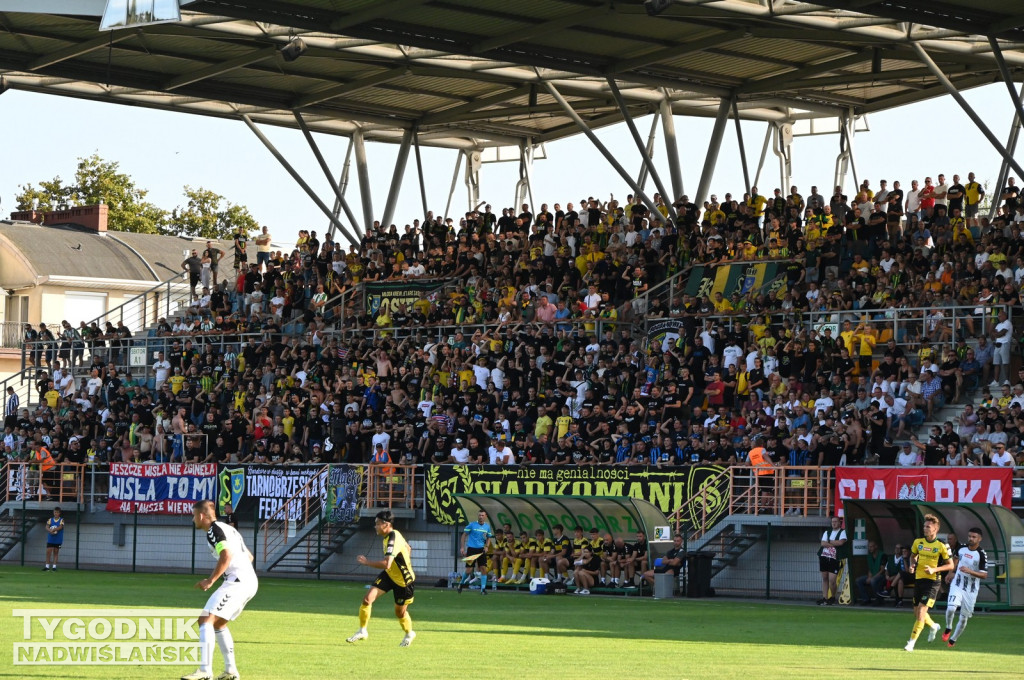 Kibice na meczu Siarka - Sandecja Nowy Sącz