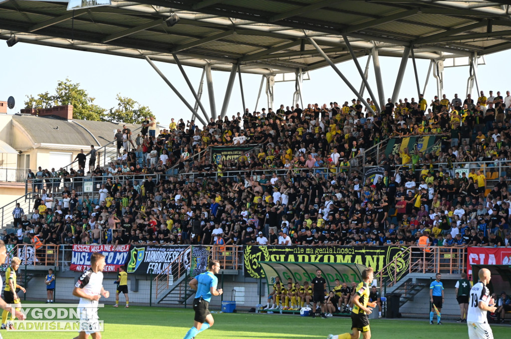 Kibice na meczu Siarka - Sandecja Nowy Sącz