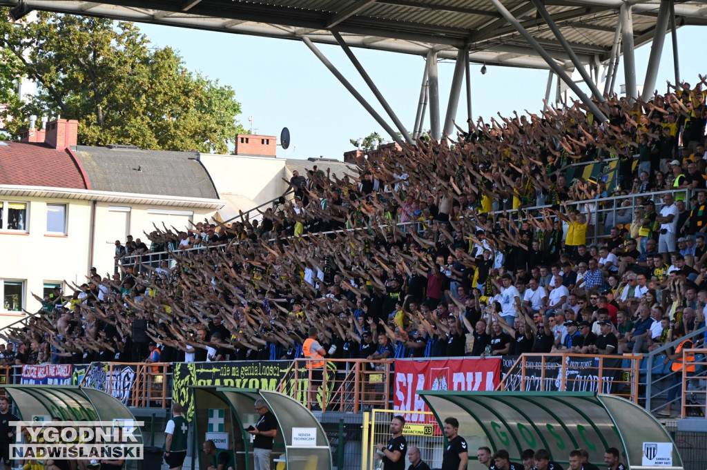 Kibice na meczu Siarka - Sandecja Nowy Sącz