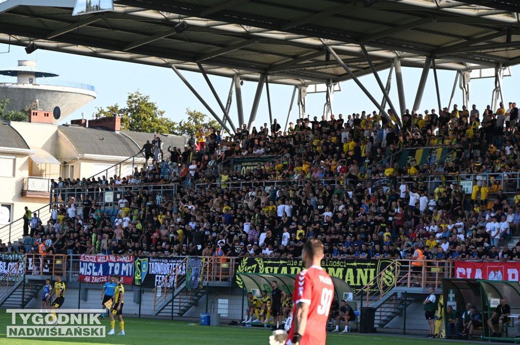 Kibice na meczu Siarka - Sandecja Nowy Sącz