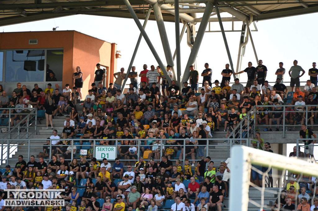 Kibice na meczu Siarka - Sandecja Nowy Sącz