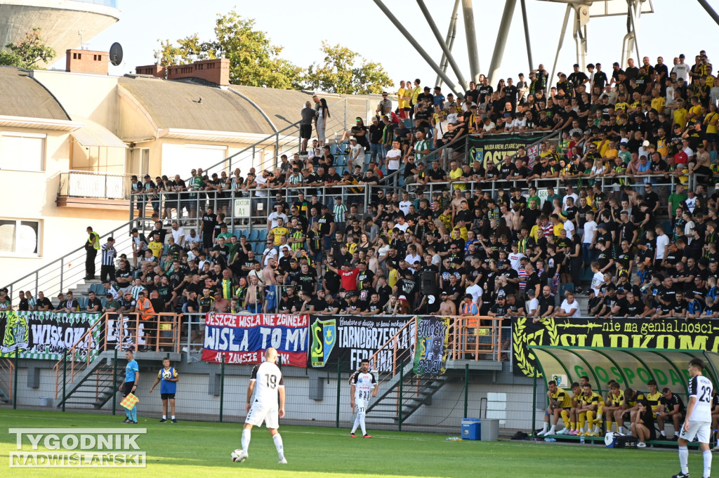 Kibice na meczu Siarka - Sandecja Nowy Sącz