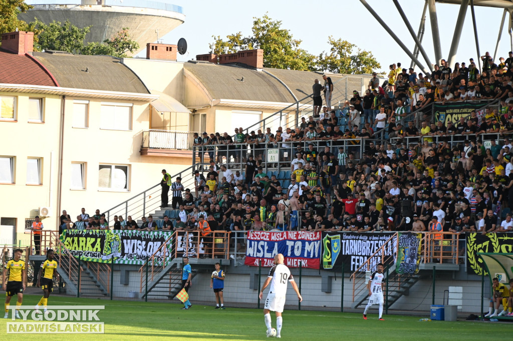 Kibice na meczu Siarka - Sandecja Nowy Sącz